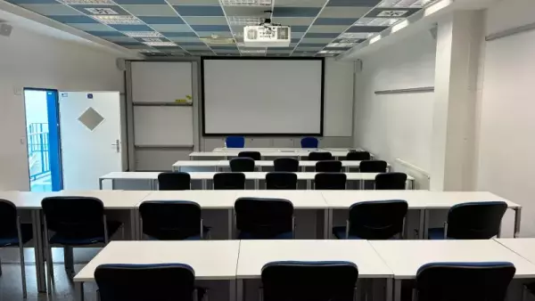 Učebny v hangáru B