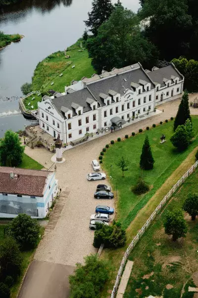 ROMANTICKÝ HOTEL MLÝN KARLŠTEJN